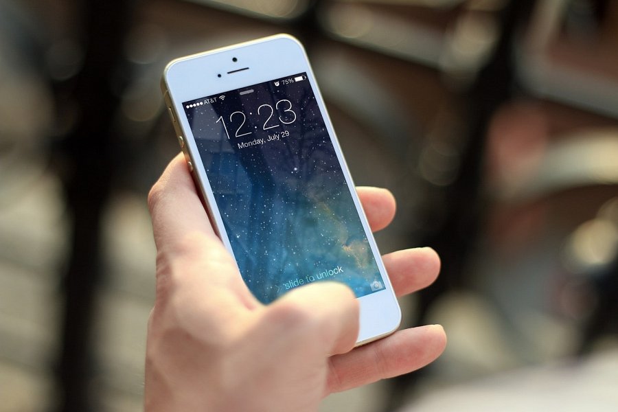 Jak przenieść dane z iPhone na iPhone - sprawdź sam!